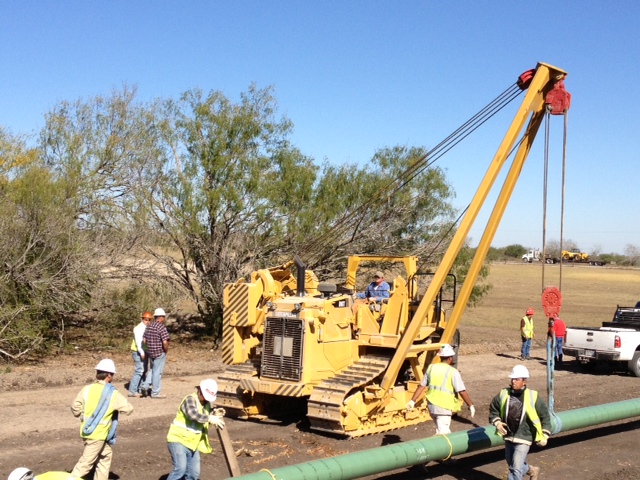 Photo of a Midwestern Manufacturing jobsite. Equipment and crew members in action.